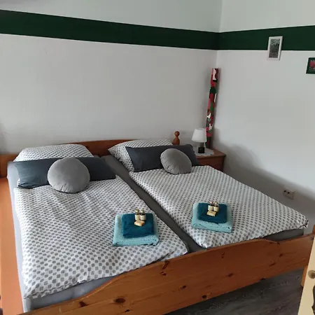 Apartament In 2 Erw Und 2 *